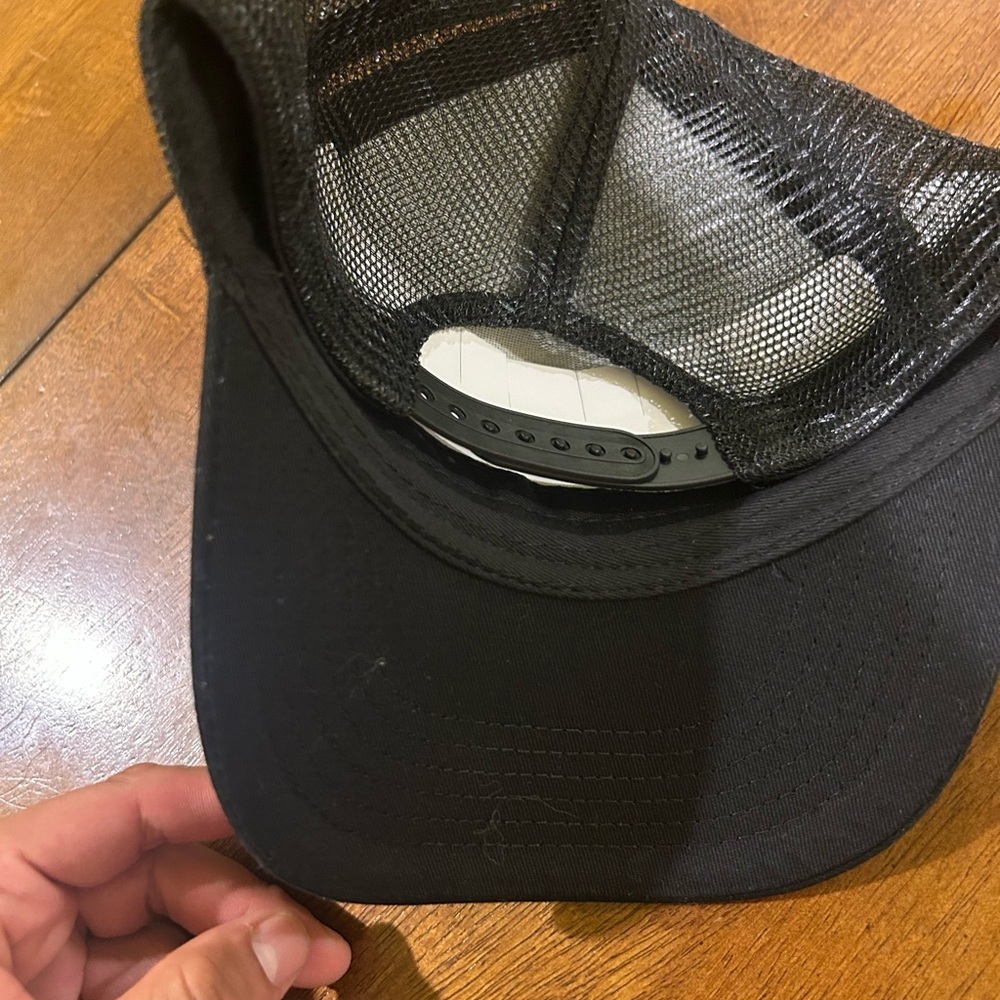 The Busker Irish Whiskey Black Cap - Picture 2 of 2